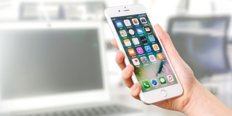 The application provides complete access to games, payments, customer service, and account tools