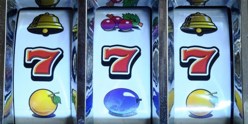 Players engage with dynamic slot features that increase excitement and strategic depth